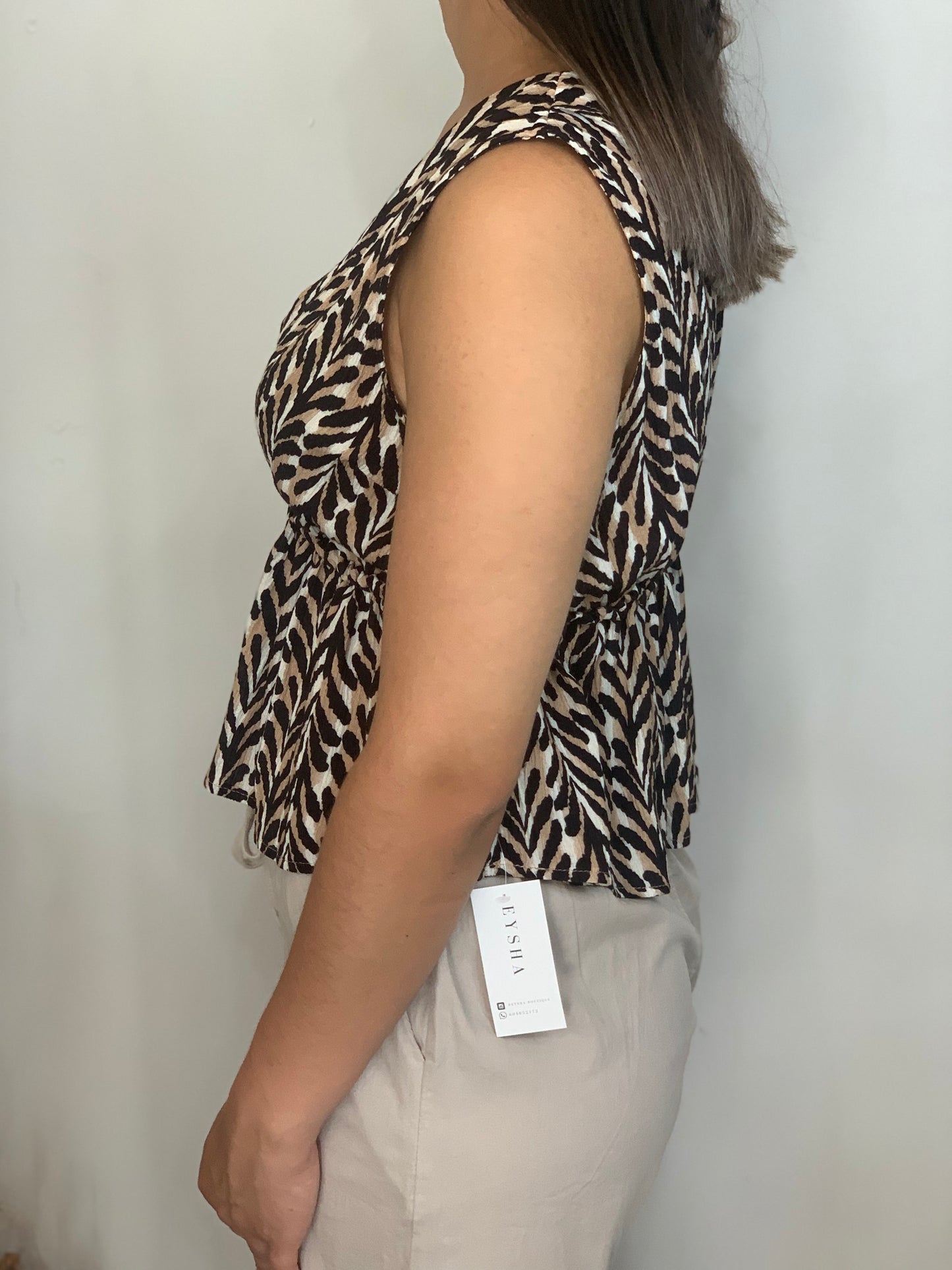 Blusa estampada escote V.