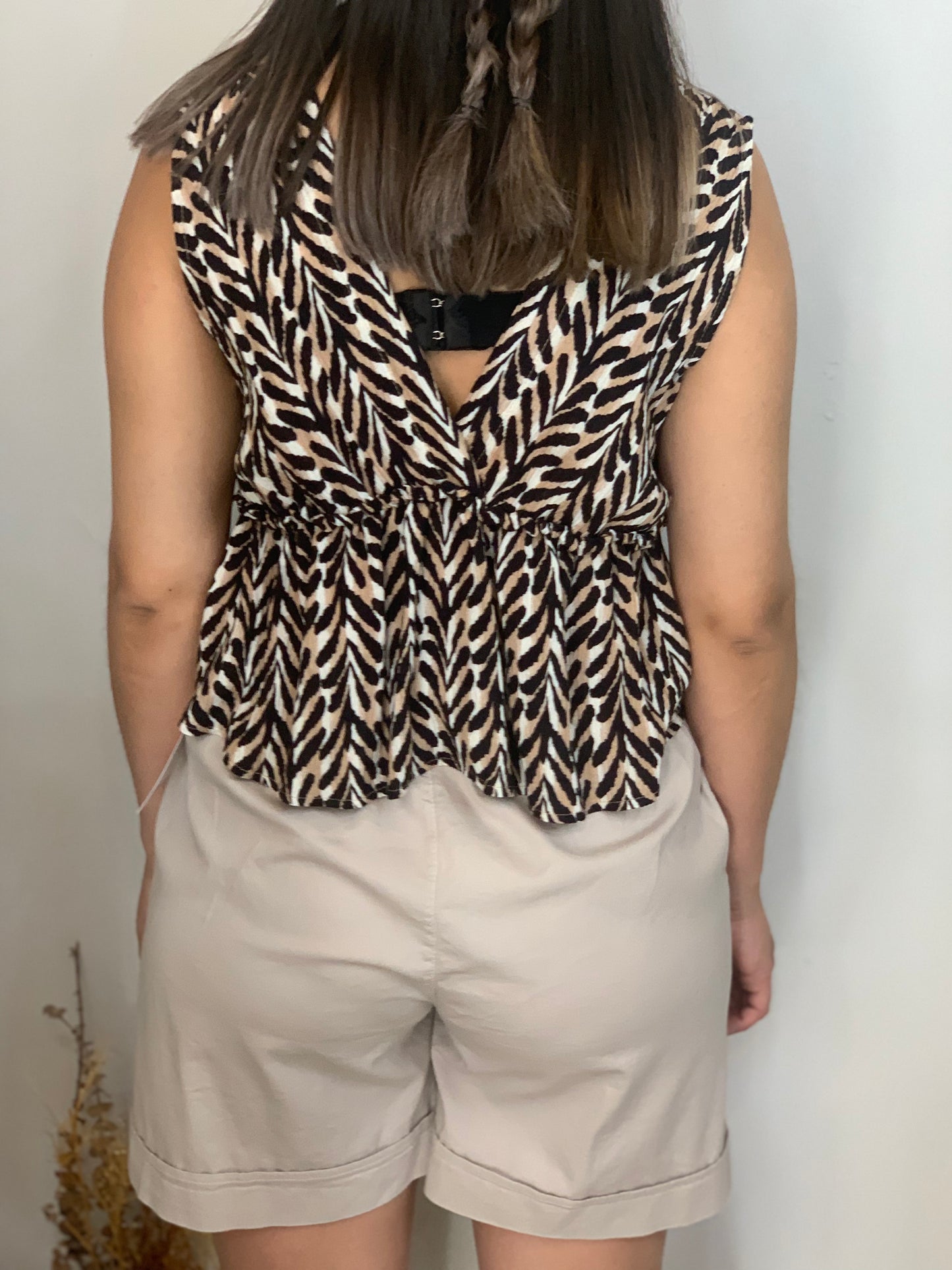 Blusa estampada escote V.