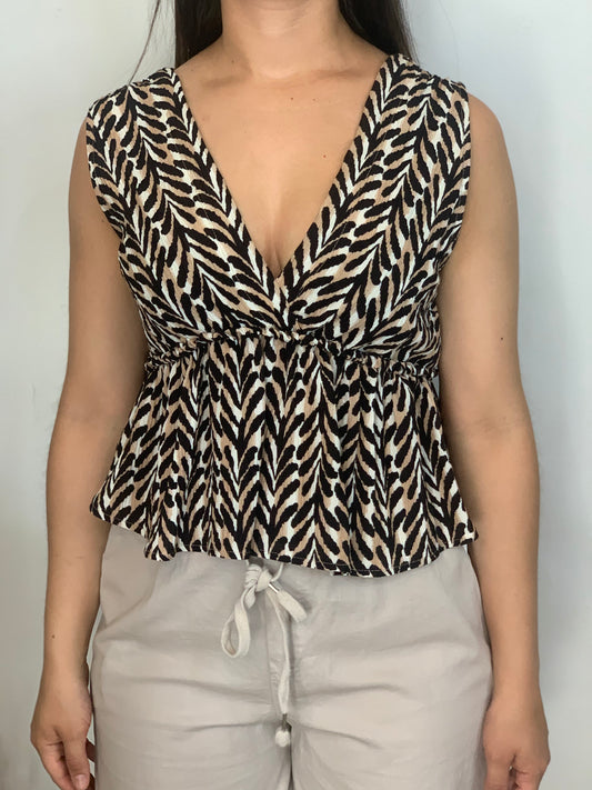 Blusa estampada escote V.