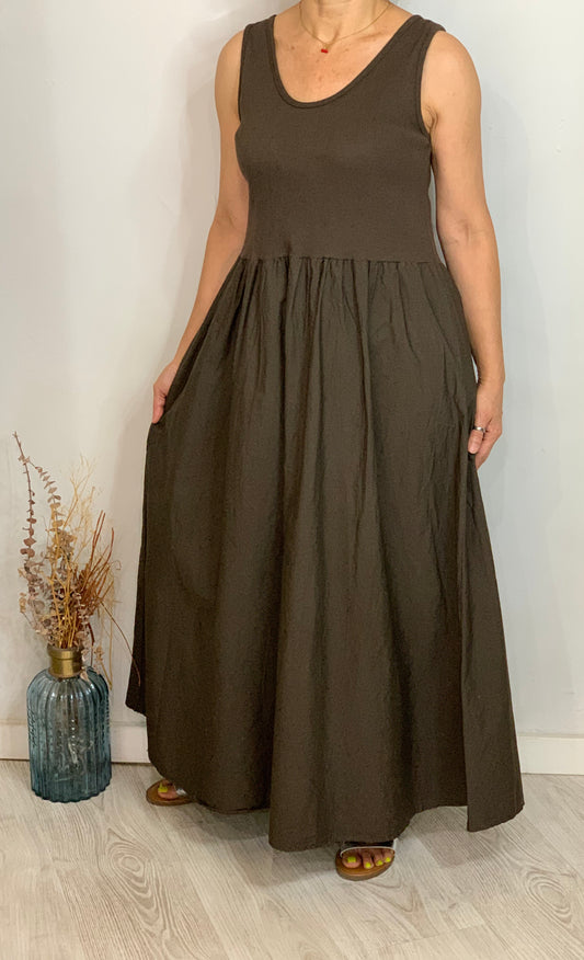 Vestido largo choco.